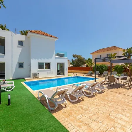 Marina Vibes Ayía Nápa