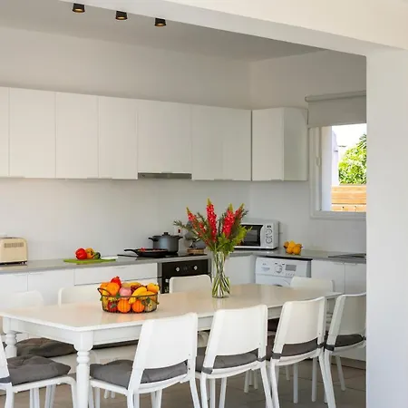 Marina Vibes Ayía Nápa