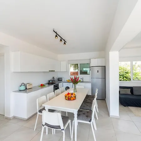 Marina Vibes Villa Ayía Nápa