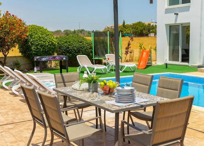 Marina Vibes Vilă Ayia Napa