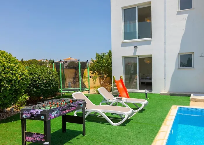 Marina Vibes Vilă Ayia Napa